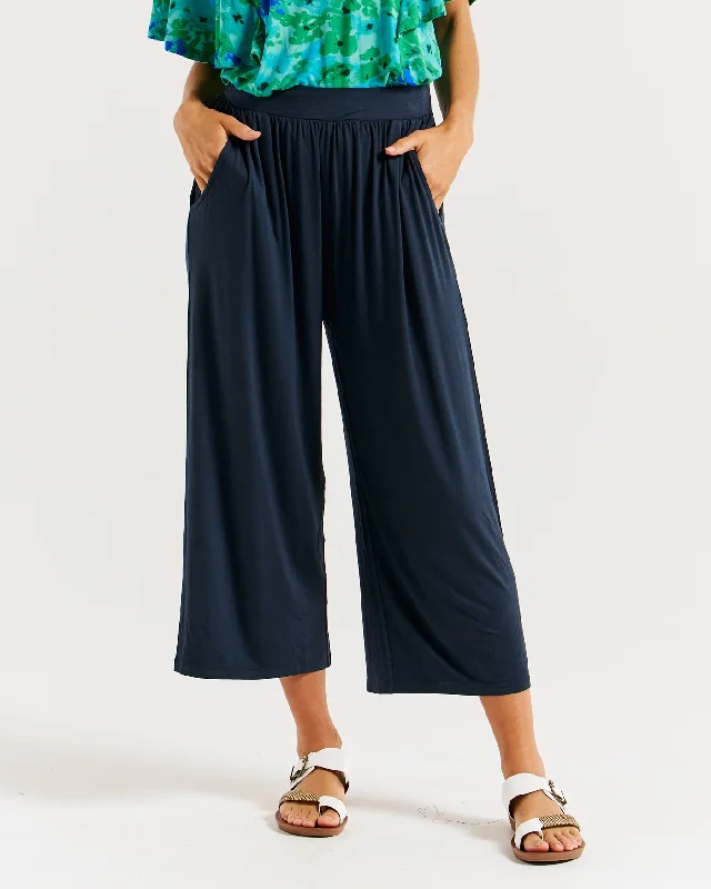 Unmissable Offer Betty Basics Athena Cropped Pant Petrol